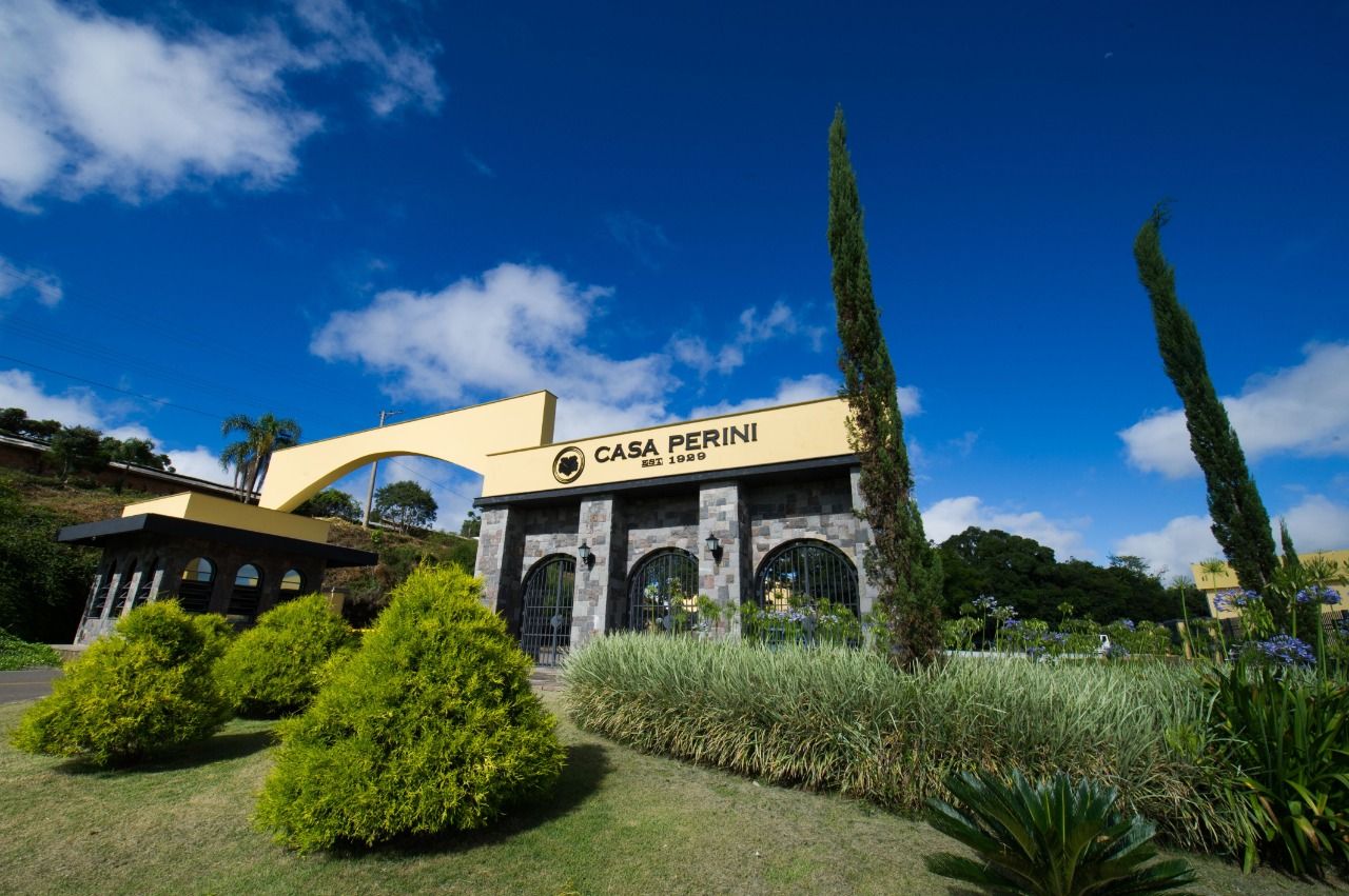 Tour Guiado E Degusta O Na Vin Cola Casa Perini Wine Locals