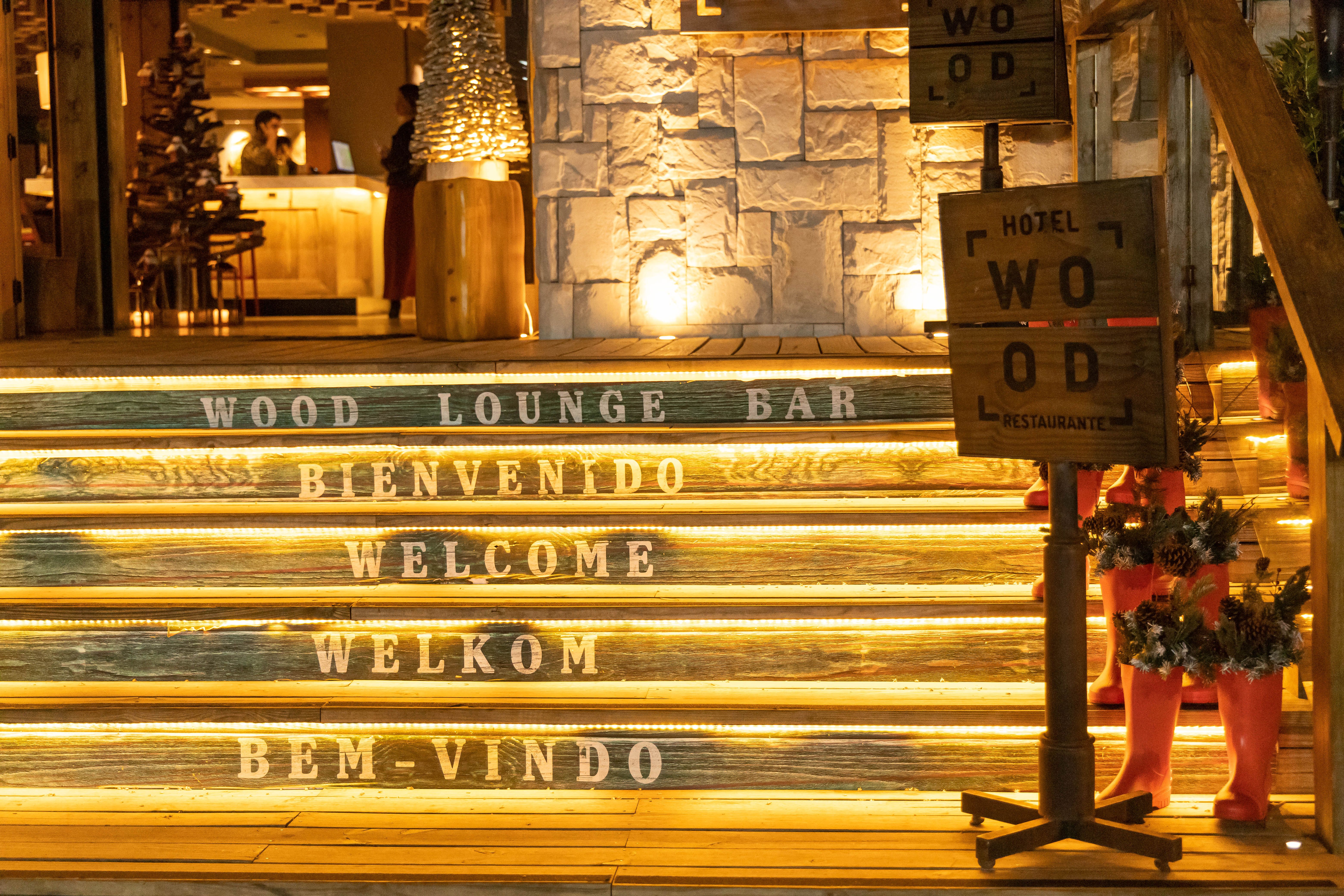 Wood Lounge Bar & Restaurante  (3).jpg